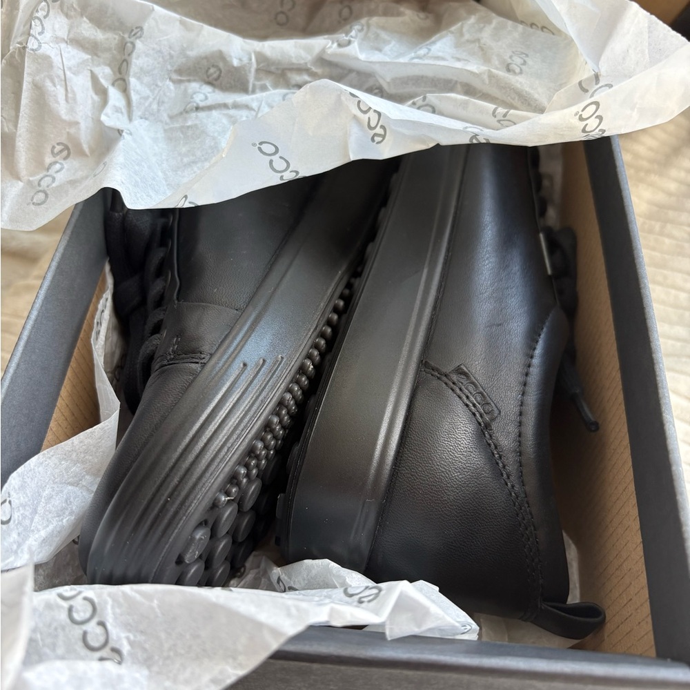 ECCO Women’s “Soft 7”
Comfortable waterproof black leather shoes. Size 38/7.5 - Picture 7 of 8
